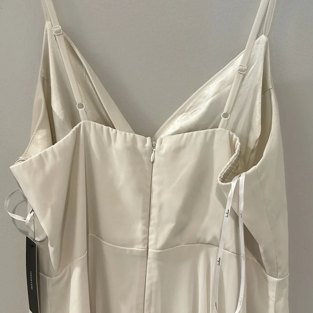 NWT Lulus soft white gown xl - Picture 4 of 15